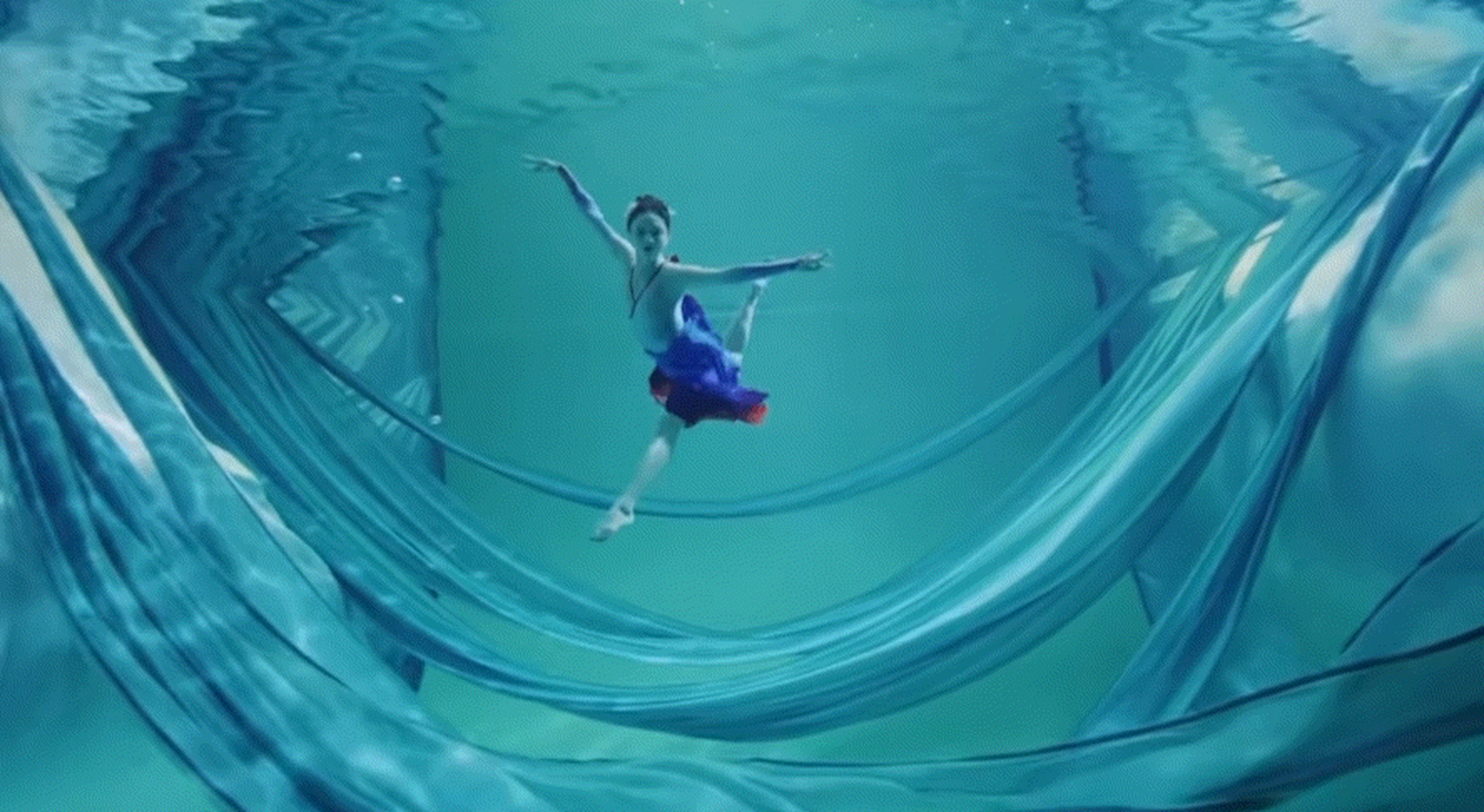 任敏跳舞孙莉# 来看看任敏跳舞,瞬间想到了孙莉～ 不过我真觉得任趑