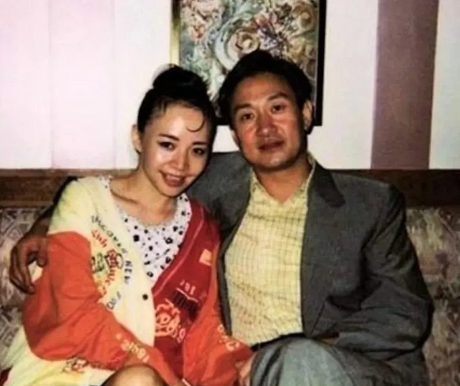 宋丹丹丈夫赵玉吉是复旦大学的硕士研究生,比宋丹丹