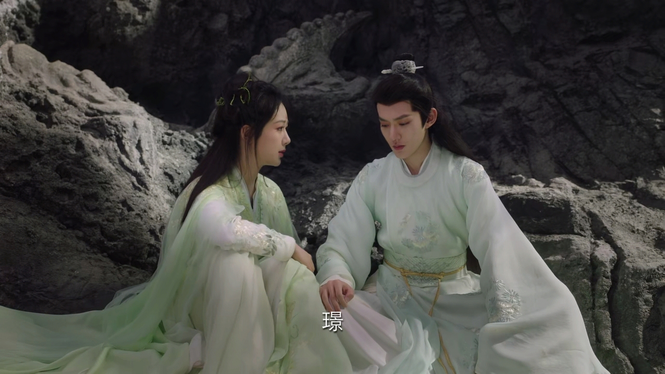 小夭这套绿色衣裙堪称全剧最清新脱俗的服装.