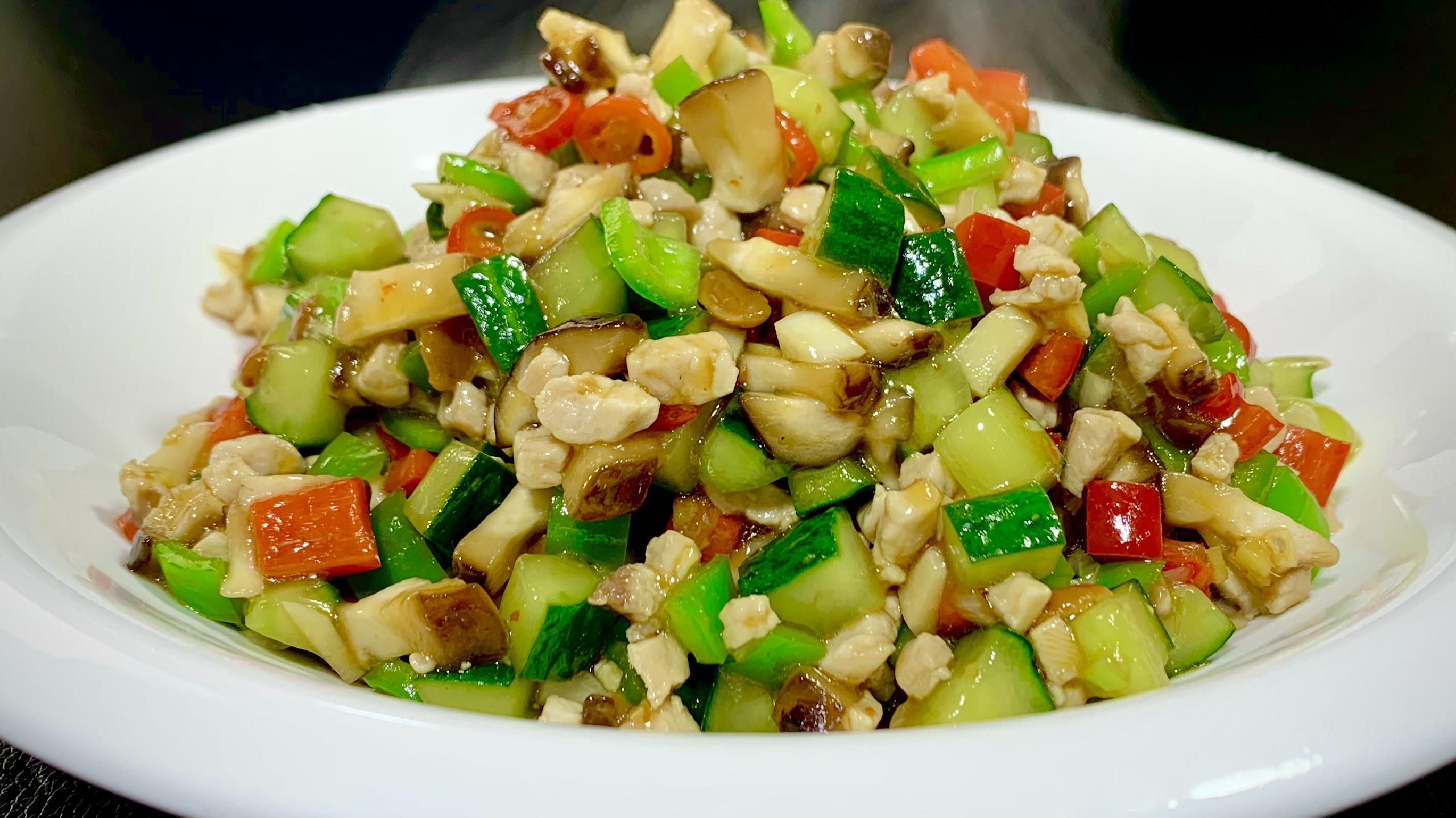 黄瓜炒肉末这样做太香了,多做两步骤,清脆爽口,真的是太解馋了