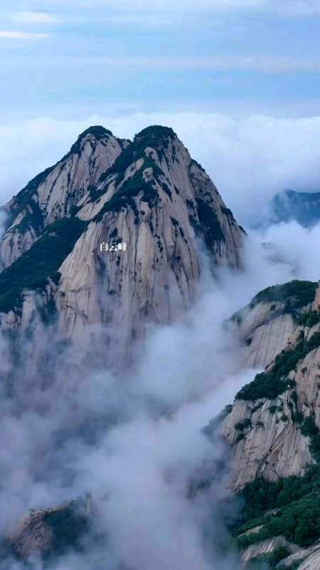 航拍华山北峰,云雾缭绕人间仙境.-度小视