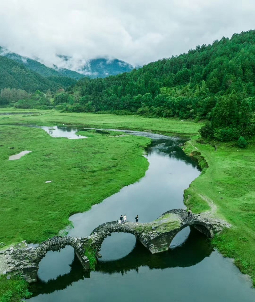 " 江西婺源 · 三眼桥 . "