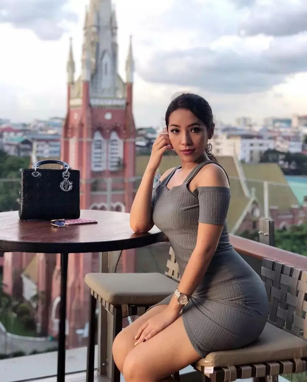 缅甸女孩南美善.