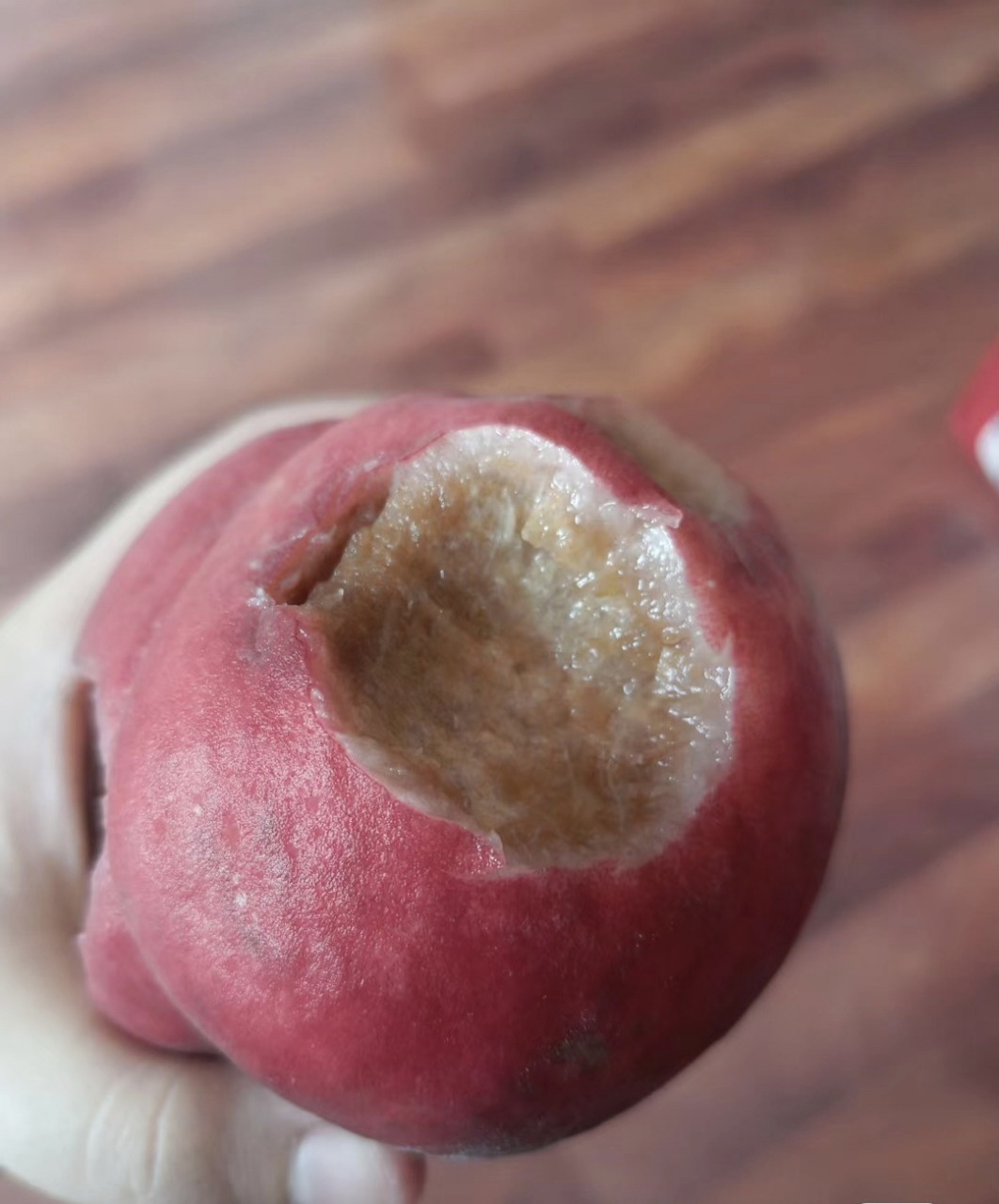 今年的桃子怎么都这样?