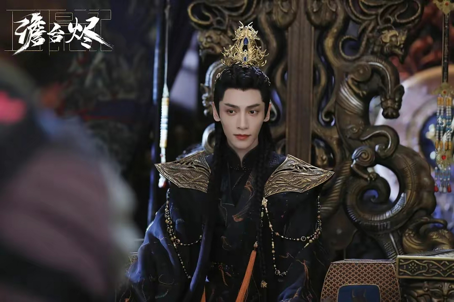 《长月烬明》停更后劲大,罗云熙过往被扒,与符龙飞辣眼"吻照"流出.