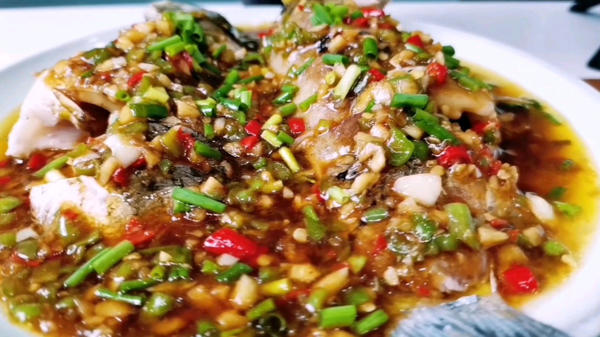 鲫鱼这样做麻辣爽口还不腥,做法简单又下饭