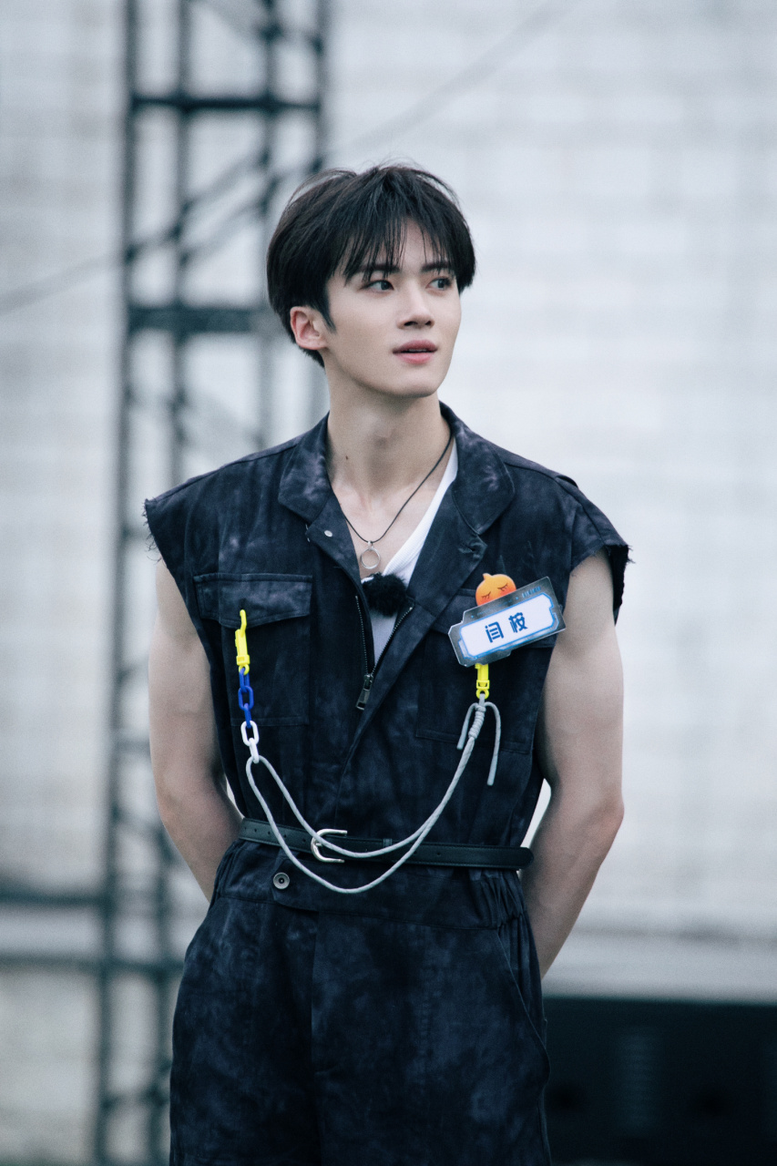 可爱的闫桉,快乐的闫桉,帅气的闫桉!#明星娱乐资讯