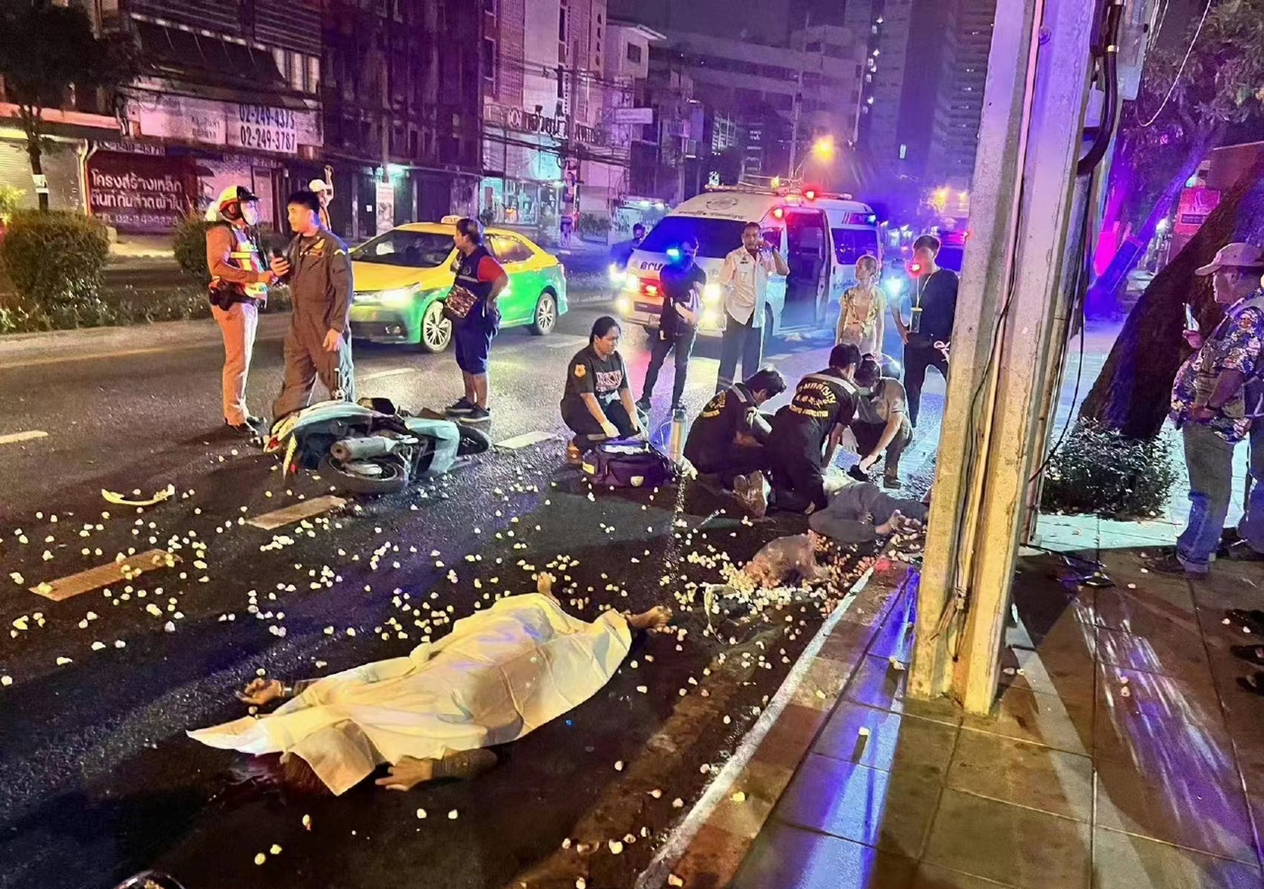 曼谷4月17日凌晨发生枪击案    据说是韩国人酒吧搭讪泰妹,对方不乐意