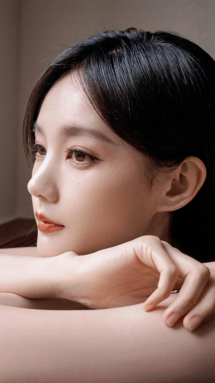 李一桐# 从妆面到发型到衣服到神态到状态,都恰恰好,每个面都丝滑合