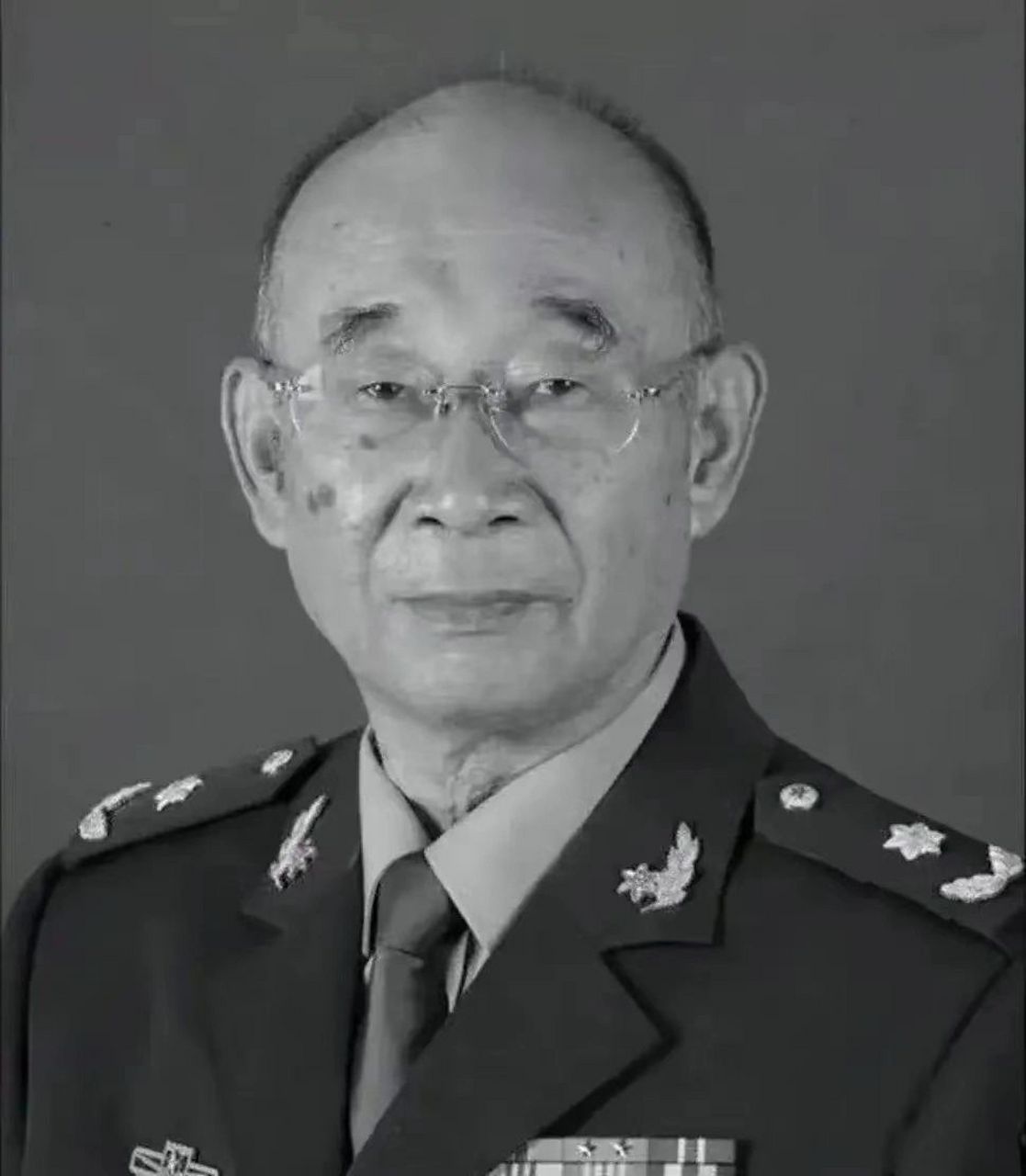 高伯龙,激光陀螺仪之父,中国工程院院士,中国激光陀螺仪奠基人,国防