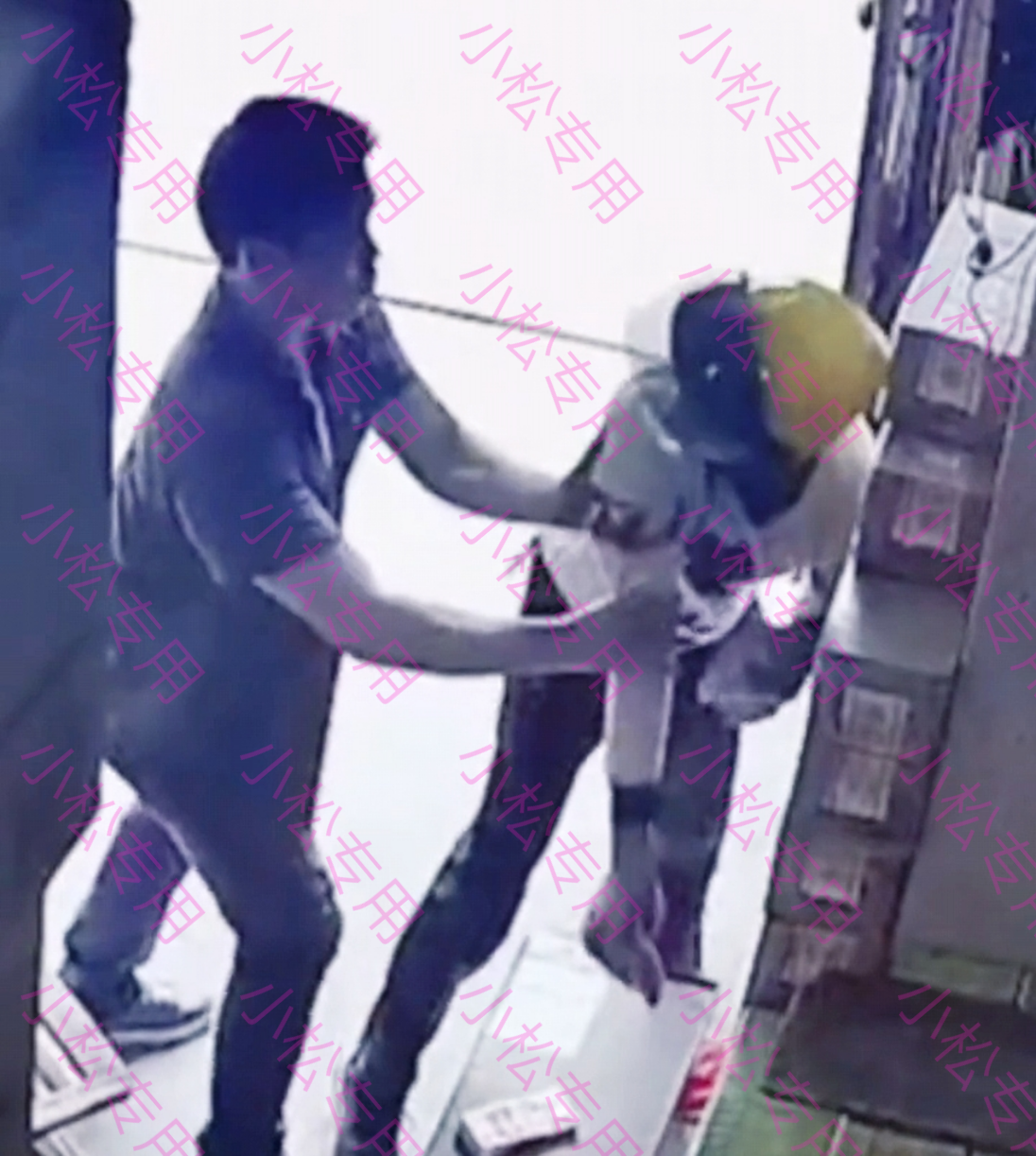 全网最牛的抢劫犯?广西男子当街抢钱被抓"他天天数钱勾引我"
