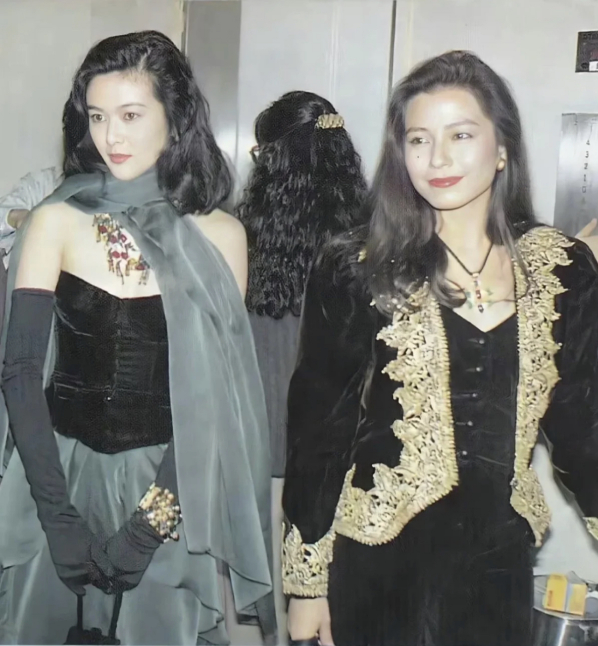 关之琳,钟楚红罕见合照,两个魅惑女人在一起真是太养眼了!