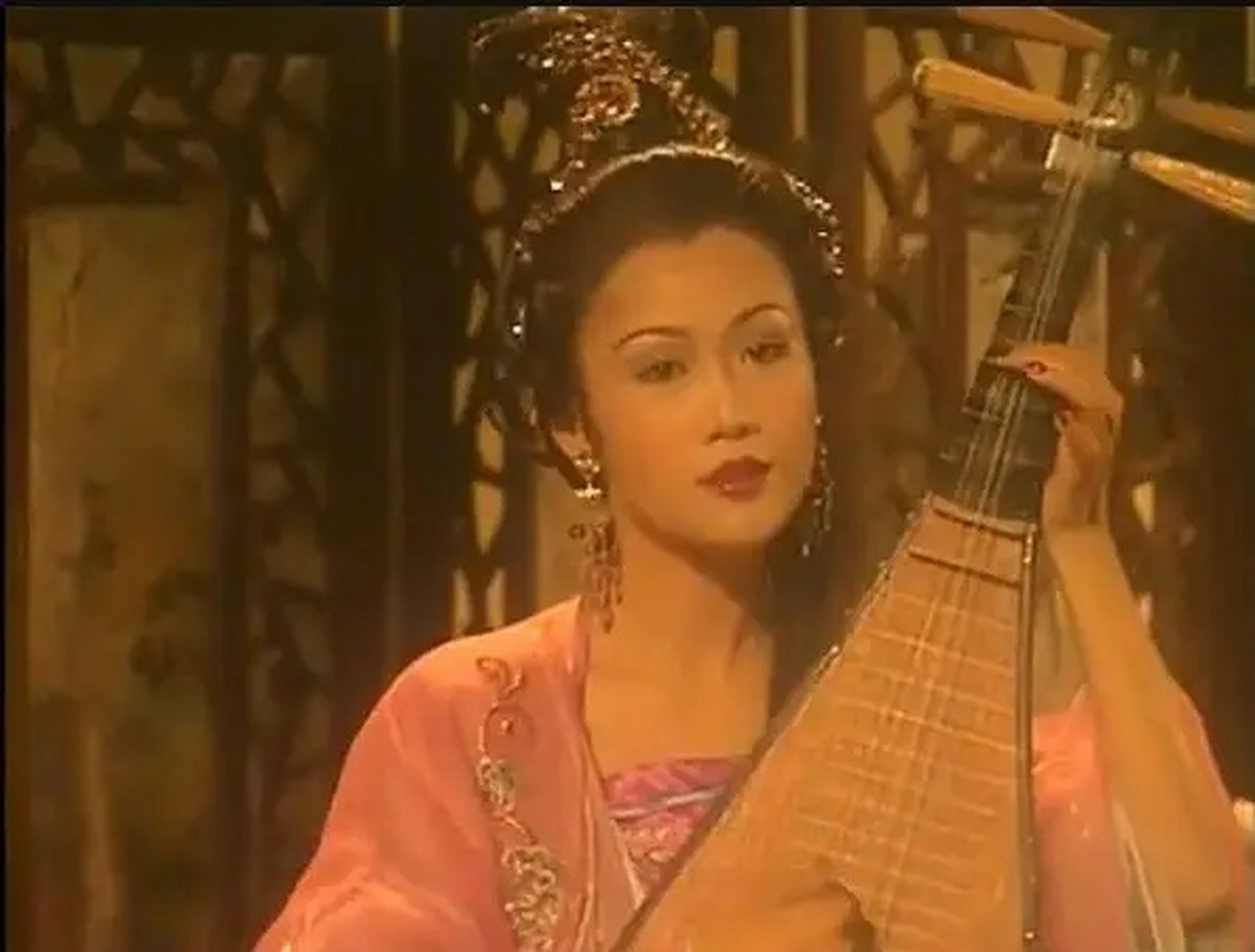 田畹见到陈圆圆后,惊为天人,便将她带回京城献给崇祯帝,但是崇祯并不