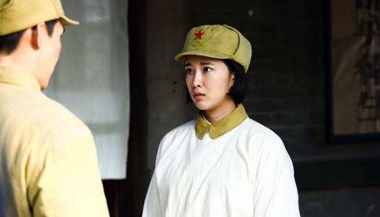 了解一下《跨过鸭绿江》中金医生和《特赦1959》中梁护士的饰演者