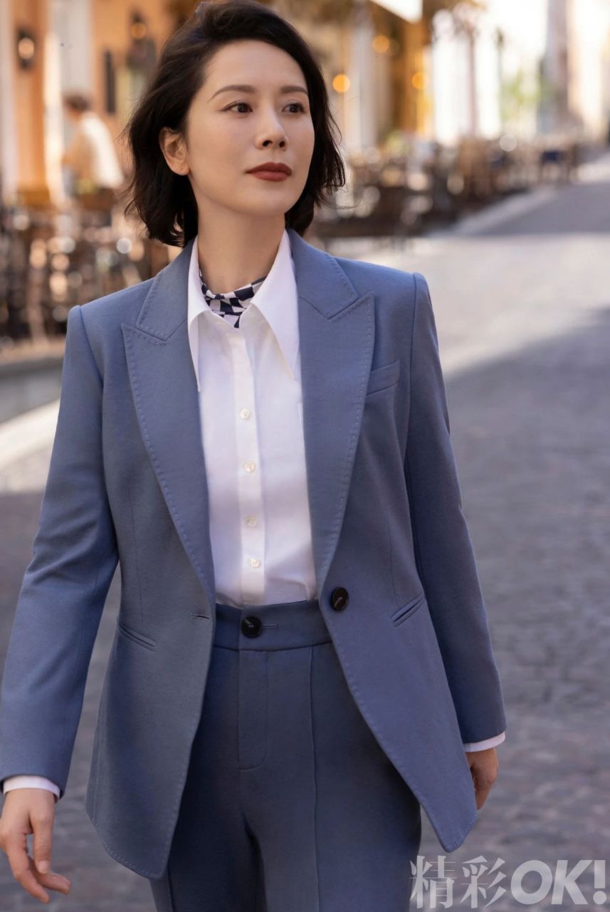 海清教你职场女强人穿搭.