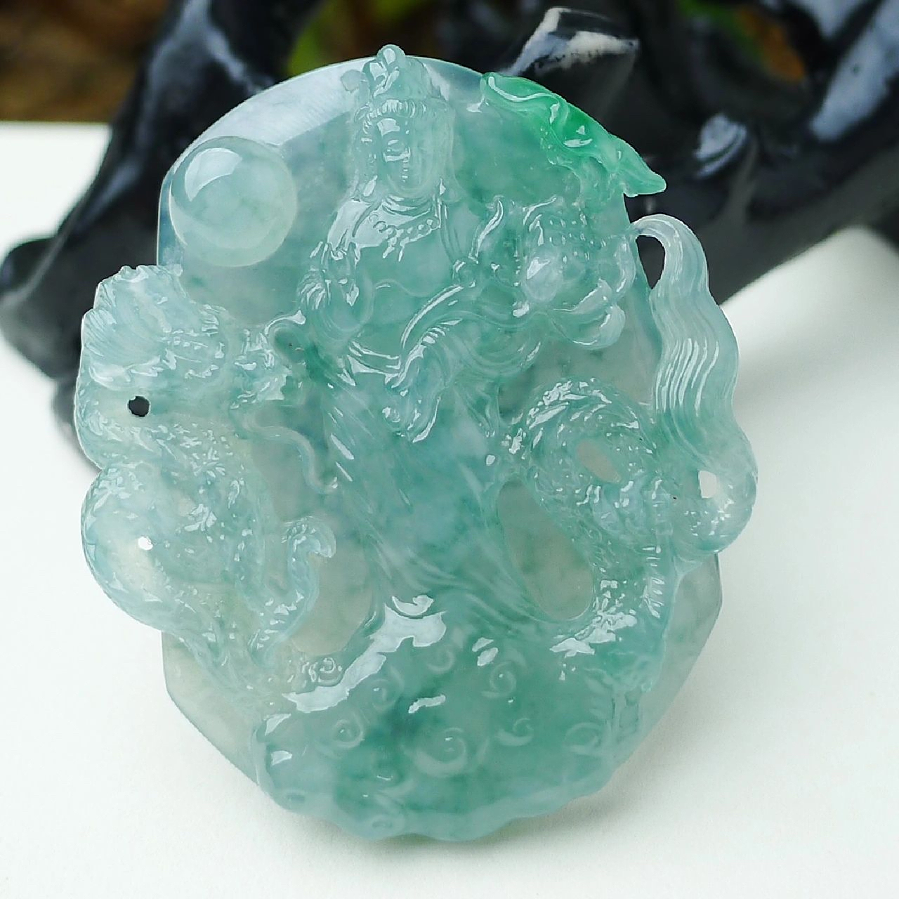 天然翡翠a货,精美水润,冰种带底色祥龙观音 御龙观音挂件吊坠,驾龙