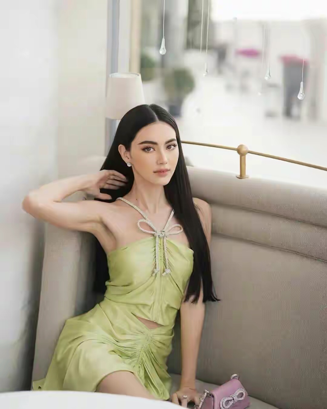 太美了!泰国女明星mai也太会挑礼服了吧