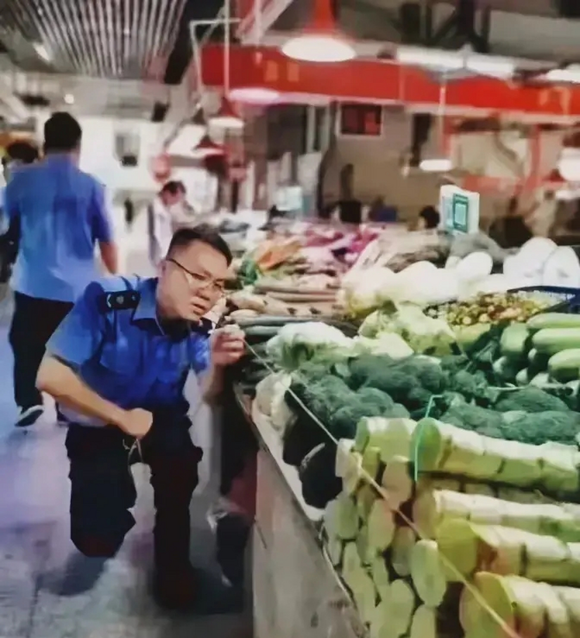 现在网络到处都可以看到的解除辅警,城管的文章以及评论,当然感觉城管
