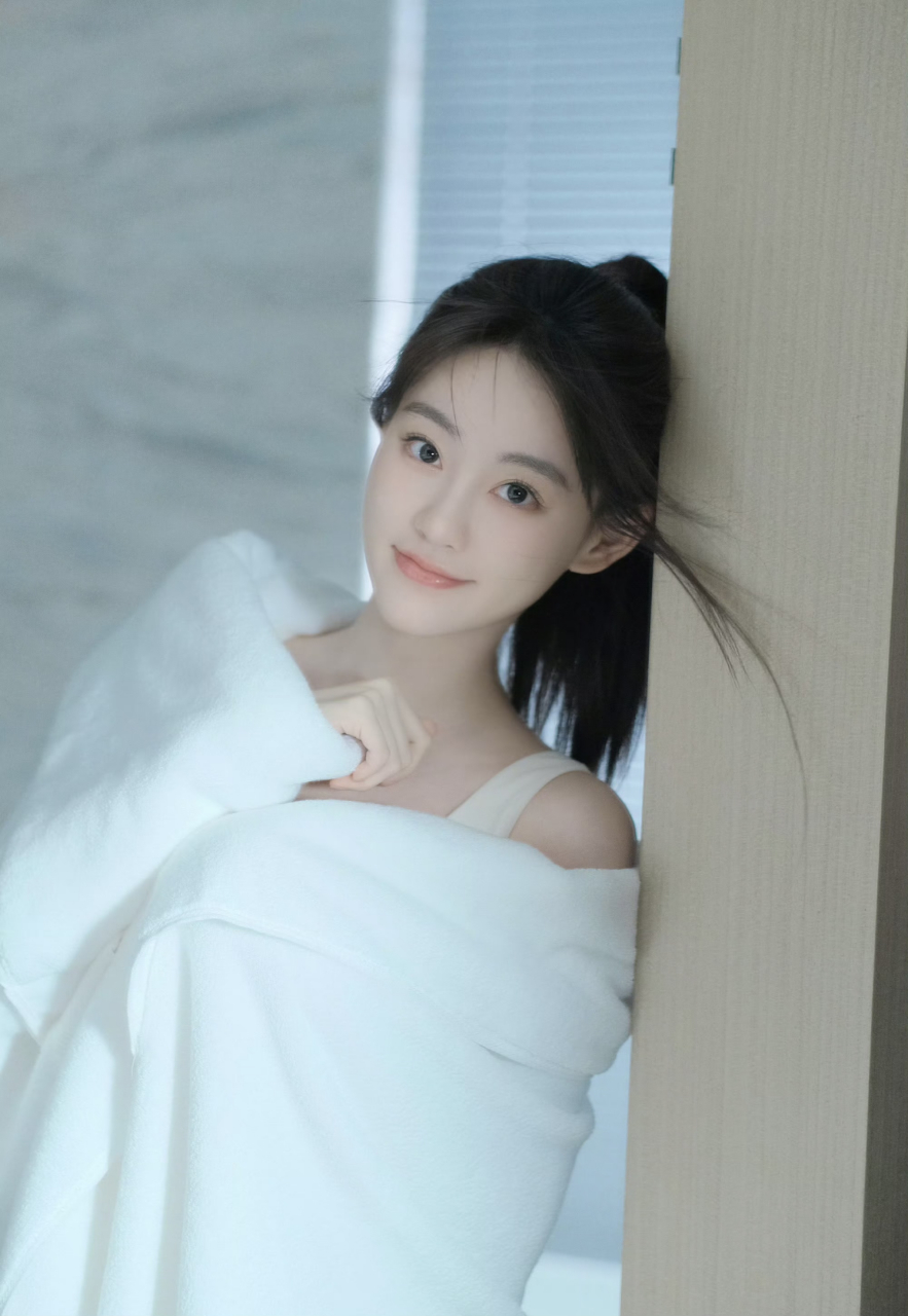 祝绪丹浴巾照# 祝绪丹鼻尖泡沫~今天是甜妹~ 好看爱看喜欢看~真的好