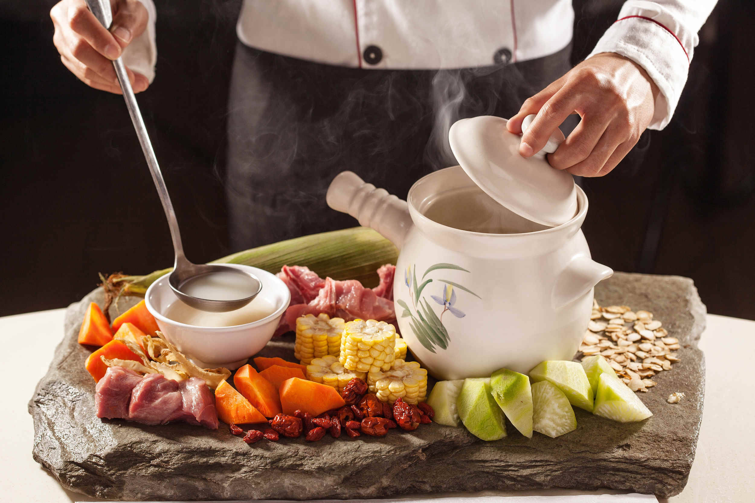 "夏天多吃瓜,不劳医生帮",这3种瓜不妨常吃,清热解暑还补水