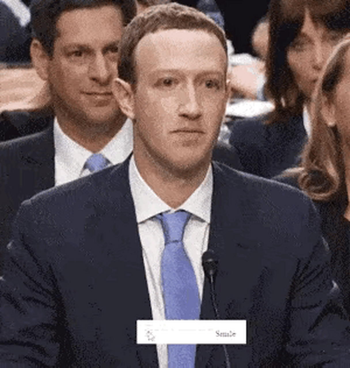 一直都有人说扎克伯格是蜥蜴人[捂脸],这次放出和妻子一起泡温泉的