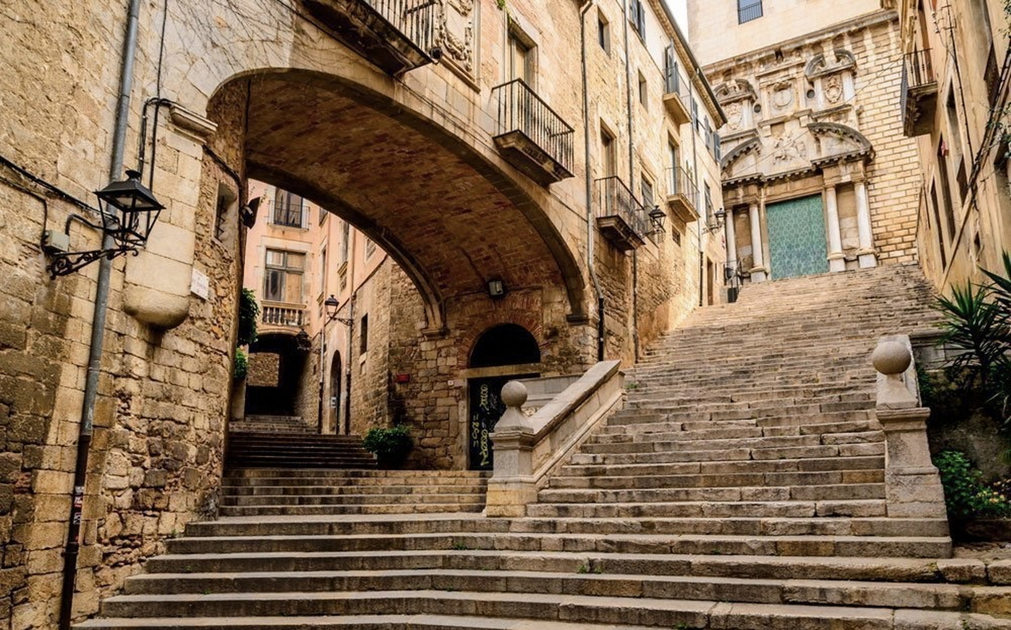 西班牙拥有五彩房屋941599的魅力古城,赫罗纳(girona)  这座