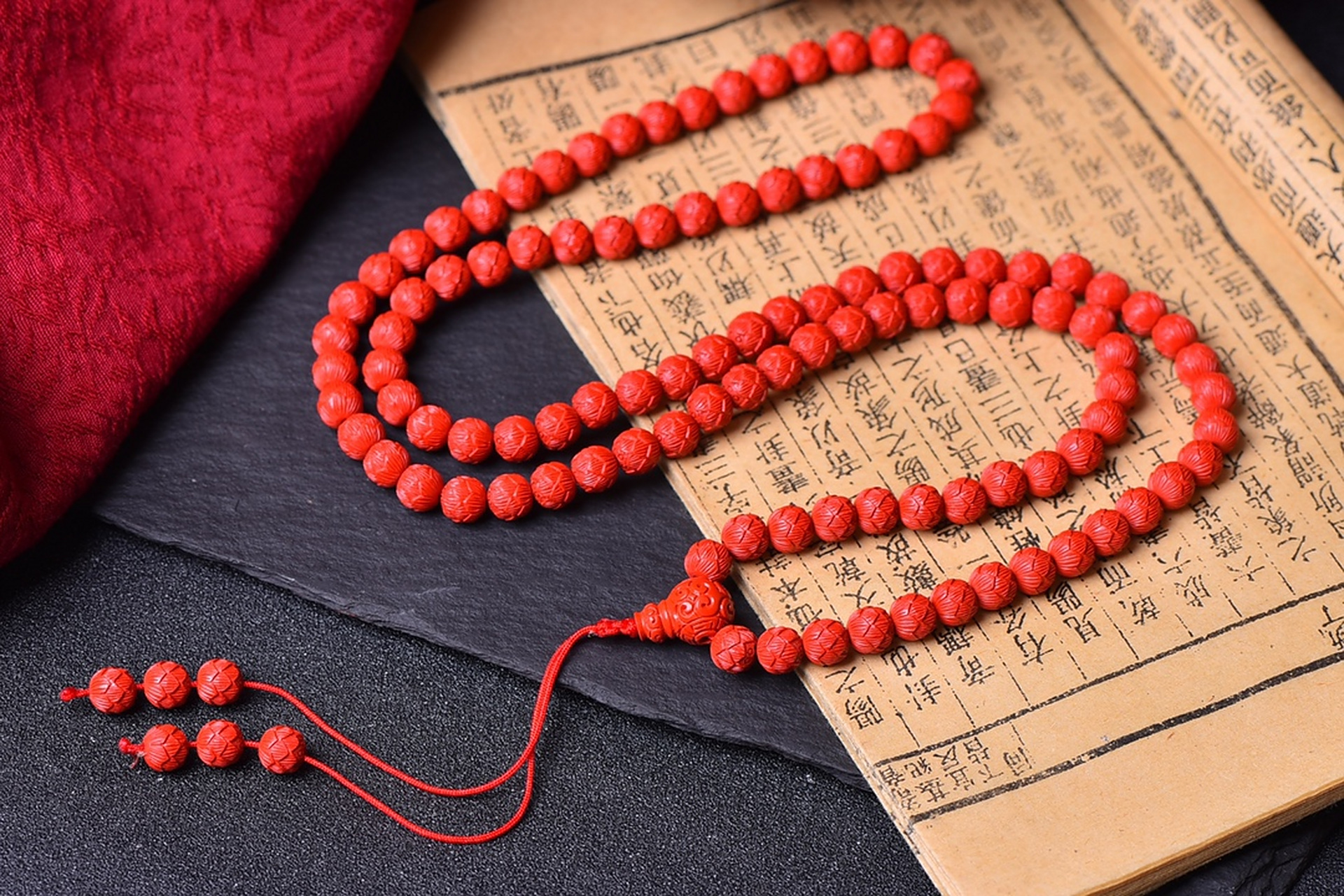 正宗朱砂红砂高品质高61量含69 天然红砂莲花珠多圈手链,采用纯原