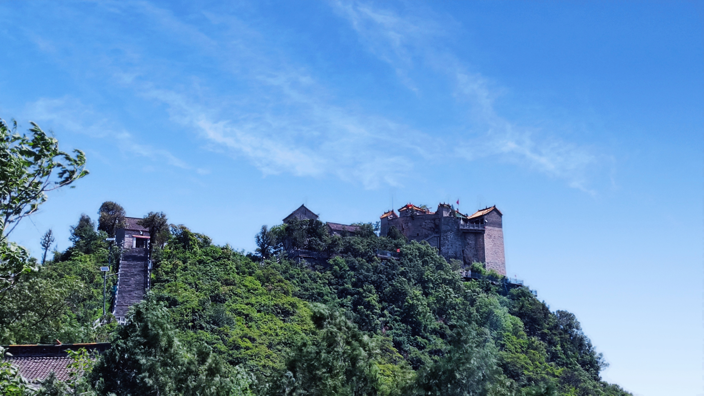 林州柏尖山风景,今天是第三次来柏尖山,终于赶上一个好天气,上次来是