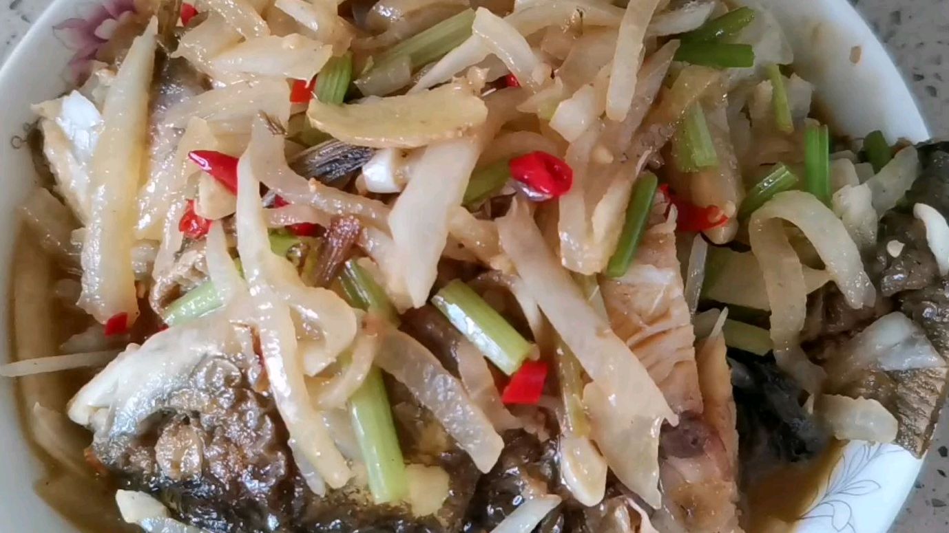 白萝卜炖鲩鱼家常做法