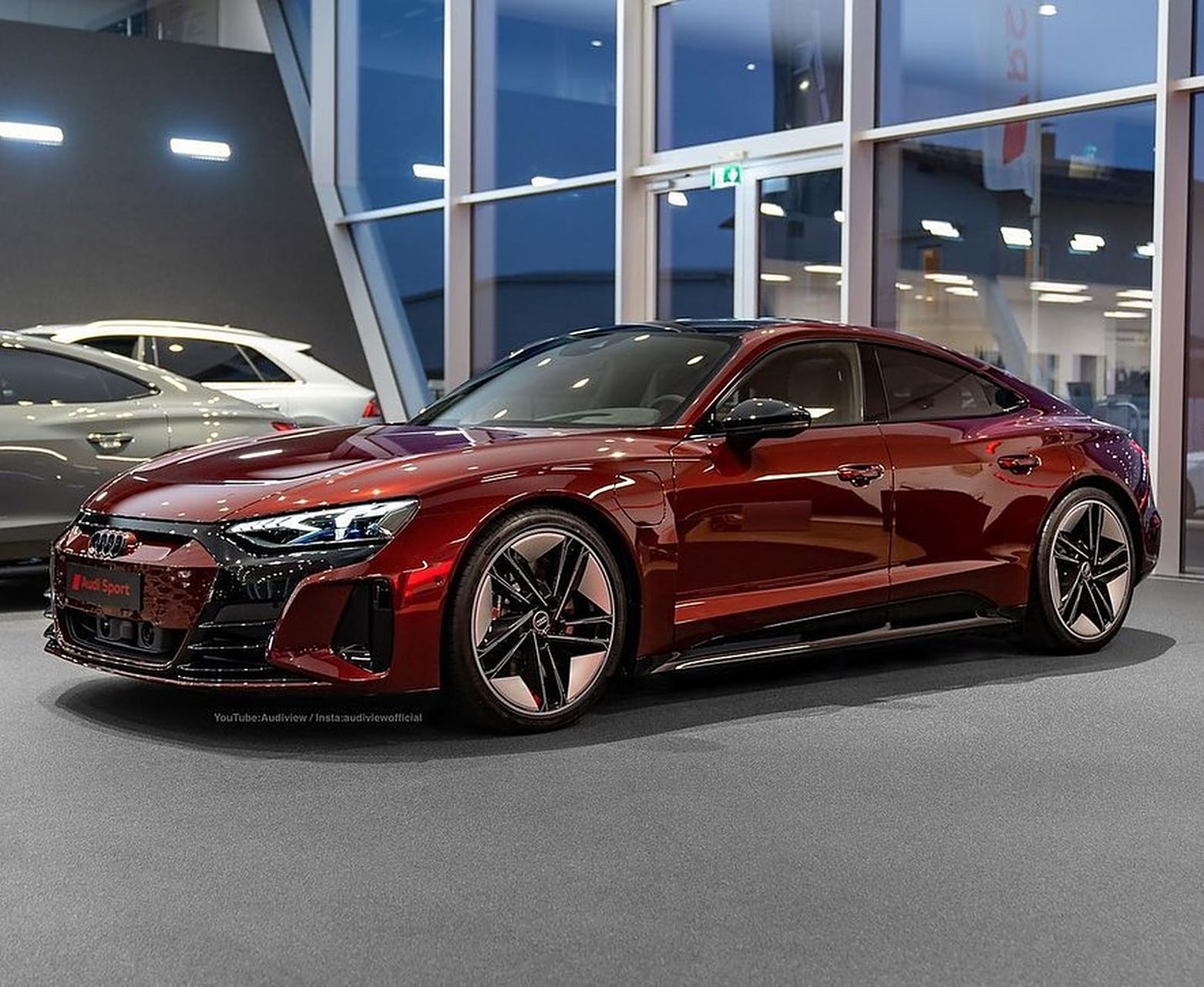 奥迪# rs e-tron gt 纯电跑车 奥迪官方正式公布了其旗下rs品牌的首