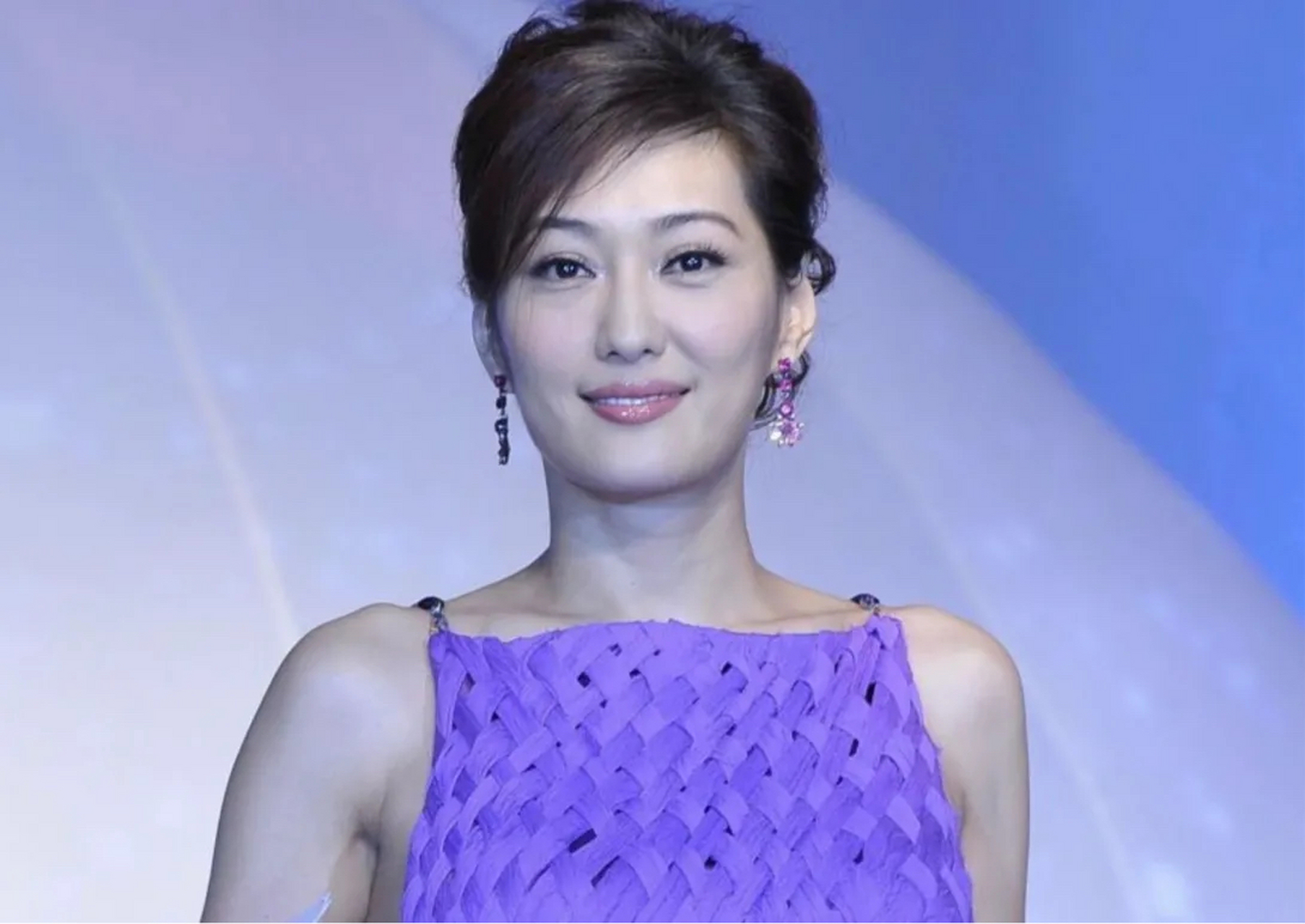 窦文涛问孟广美:网上传闻,你曾被前男友骗走了全部积蓄,是不是真事?