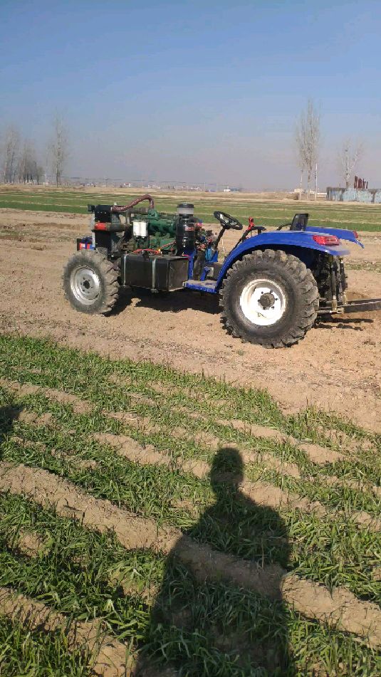 160马力大棚王四驱带偏刹,差速锁大棚深翻专用拖拉机