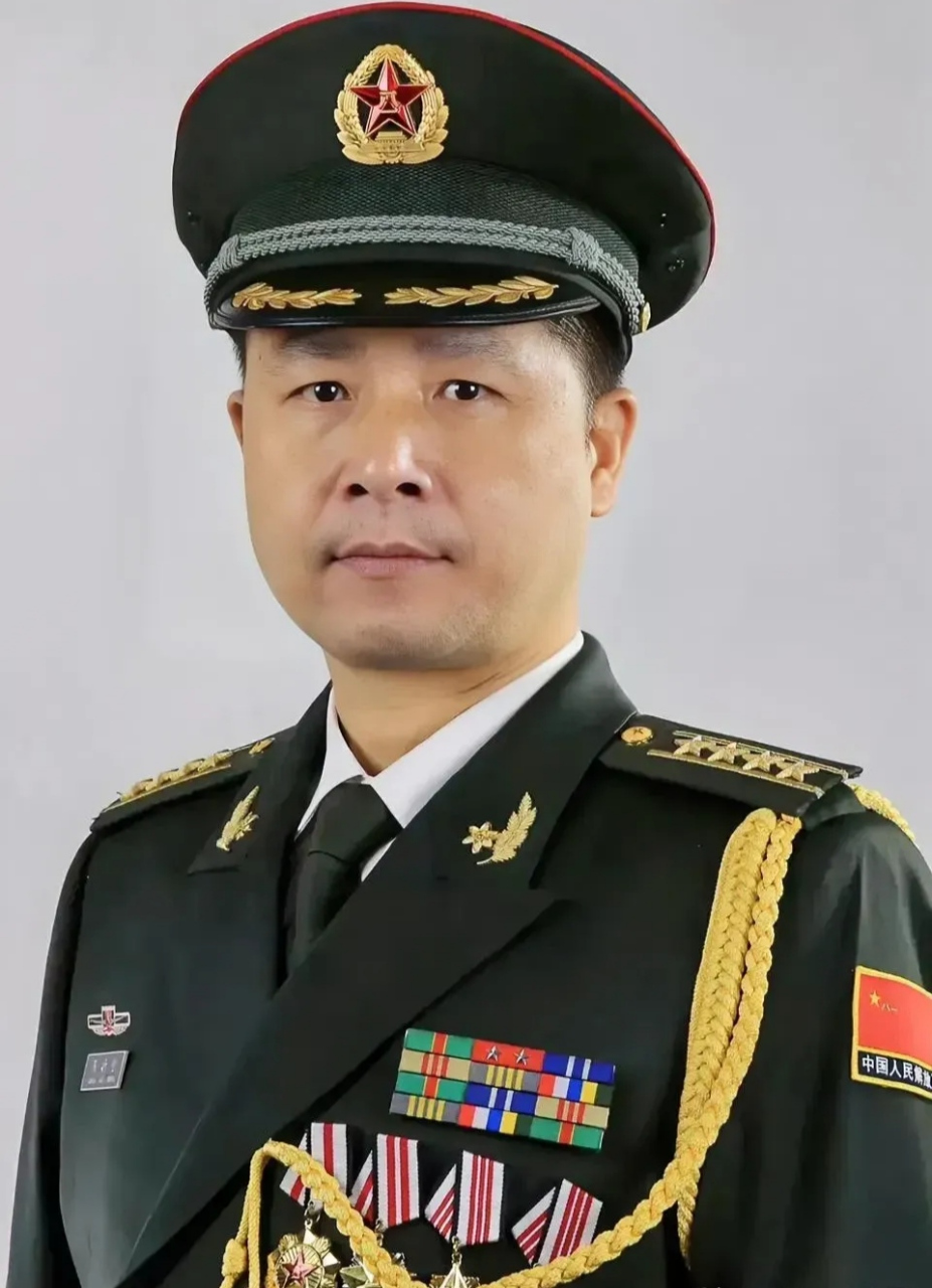 请您为伟大的反导专家陈德明停留一秒,在大漠里默默奋斗了26年,研究