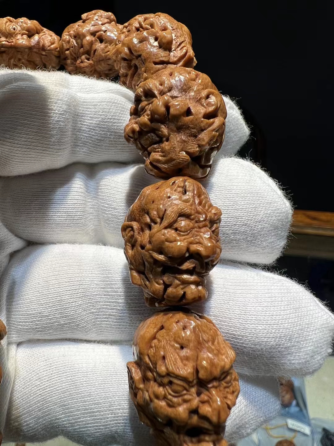 纯手工桃核雕刻手串欣赏