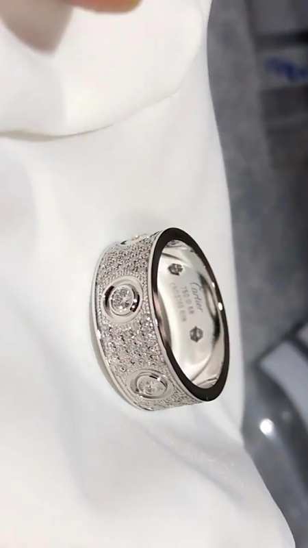 卡地亚满天星戒指 超宽版 五排石 18k白金 南非真钻#卡地亚#珠宝#同城