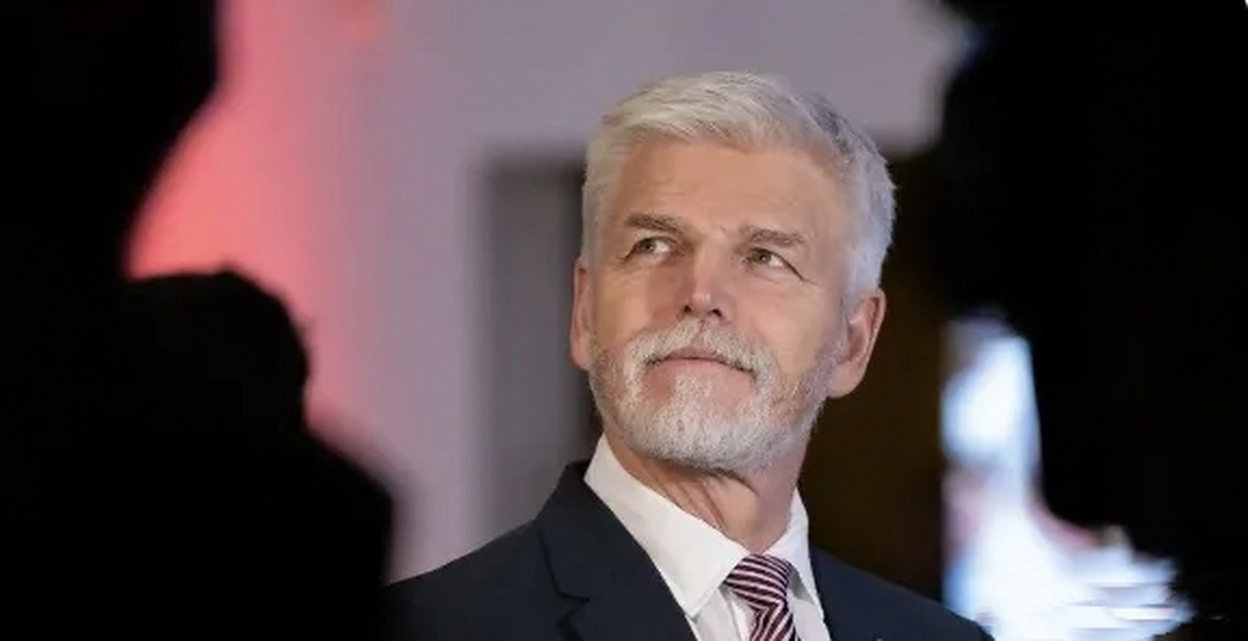 5月7日,捷克总统彼得帕维尔警告乌克兰当局,"不要仓促反攻".