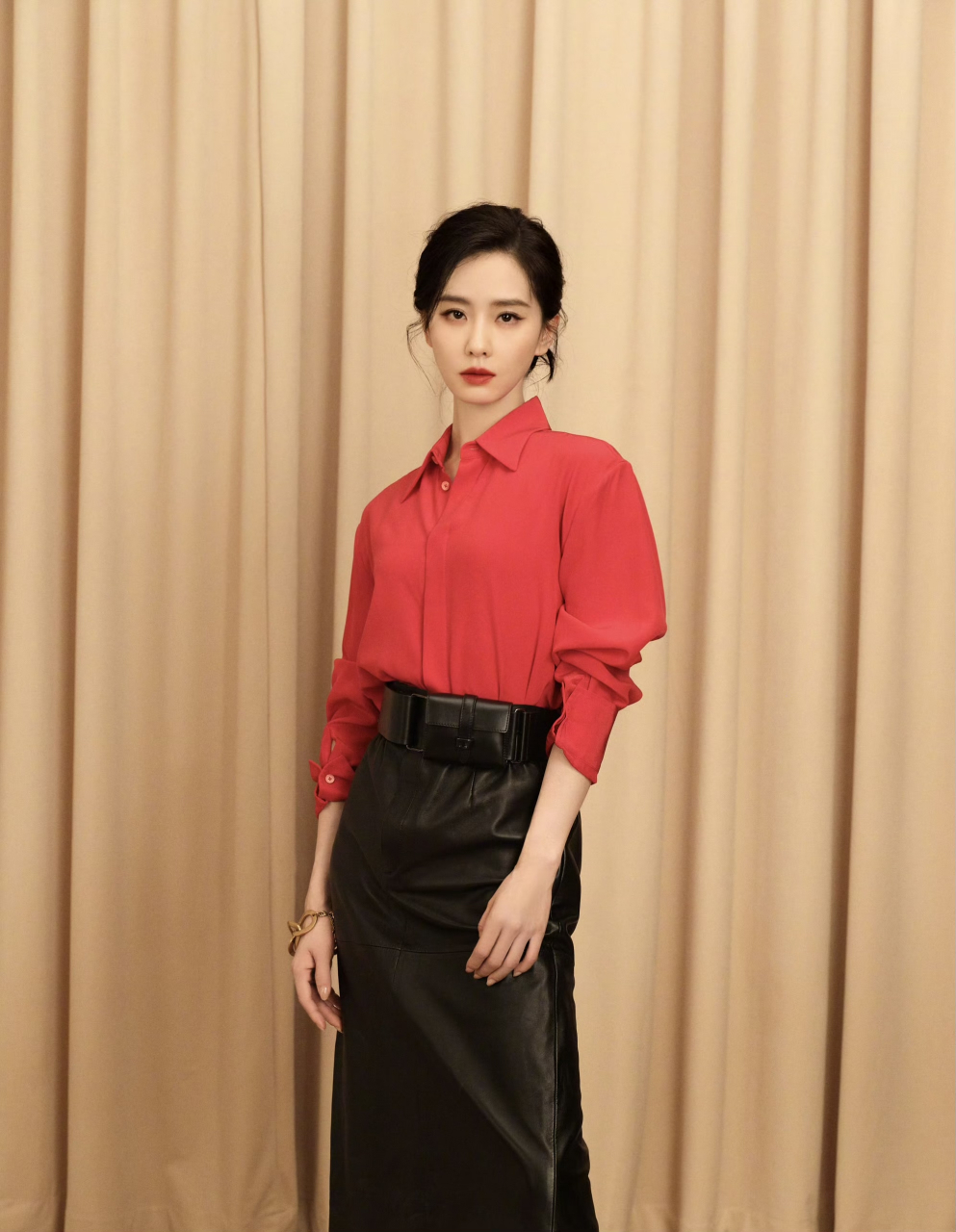 刘诗诗仪态应该是女明星了最好的一个了吧,简直太好看,太绝了.