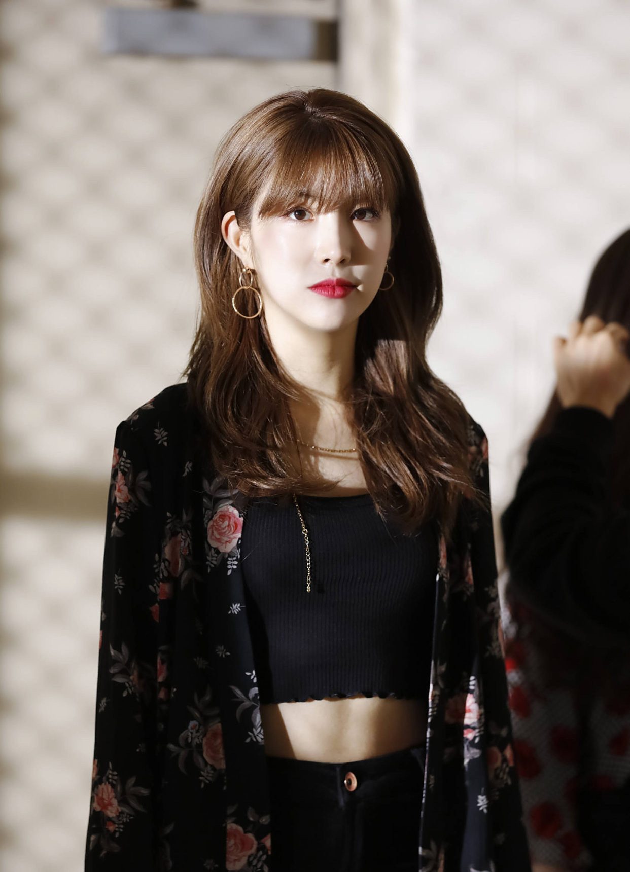 韩国女歌手裴津锐长相甜美可爱,尽显青春魅力