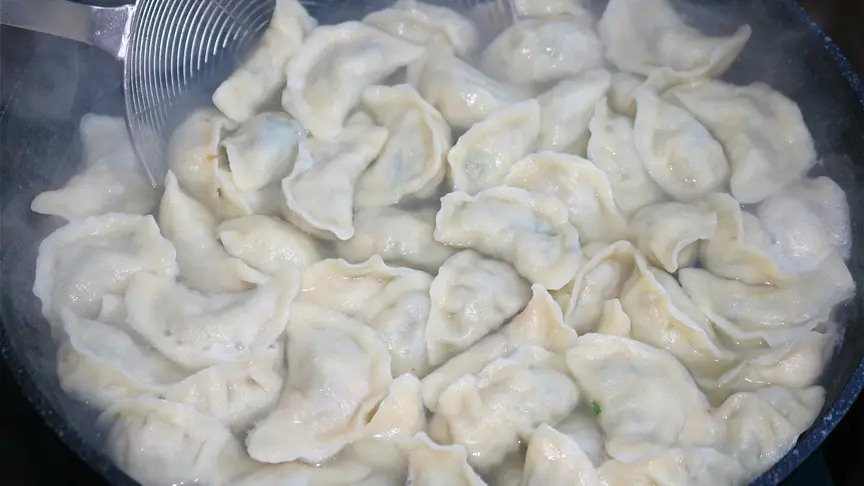 包饺子别放肉和鸡蛋了,用它做馅料,营养补钙,比肉饺子还香