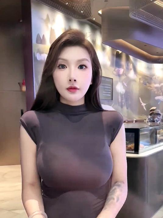 完美身材令人倾心,这样的美女你敢追求吗?