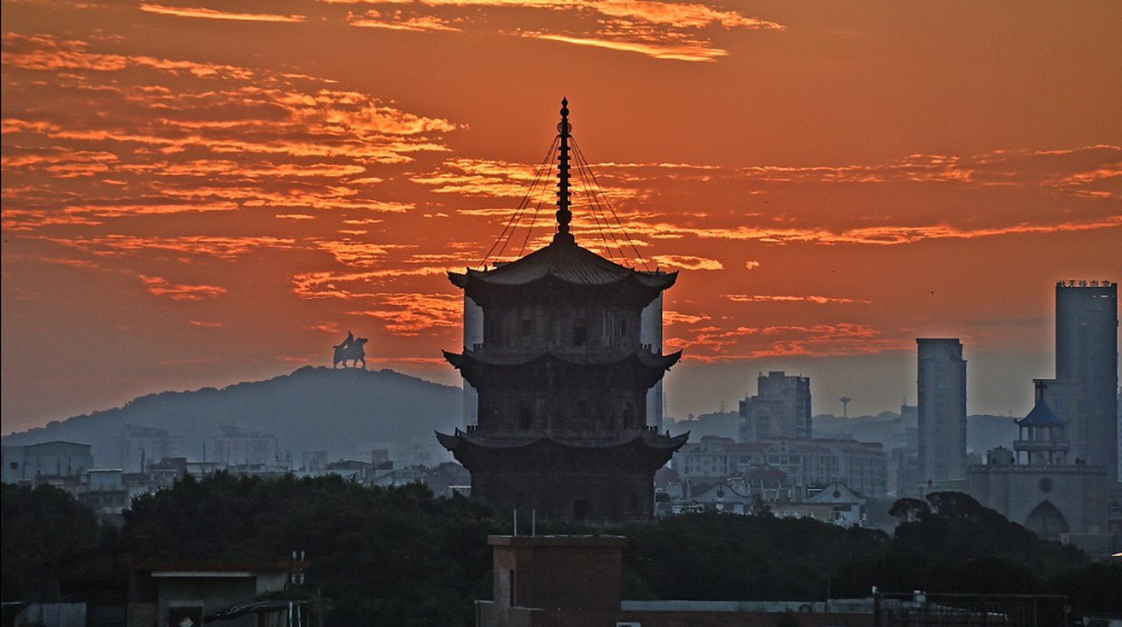 东西塔 小知识  福建省泉州开元寺东西塔为我国现存最高的一对宋代