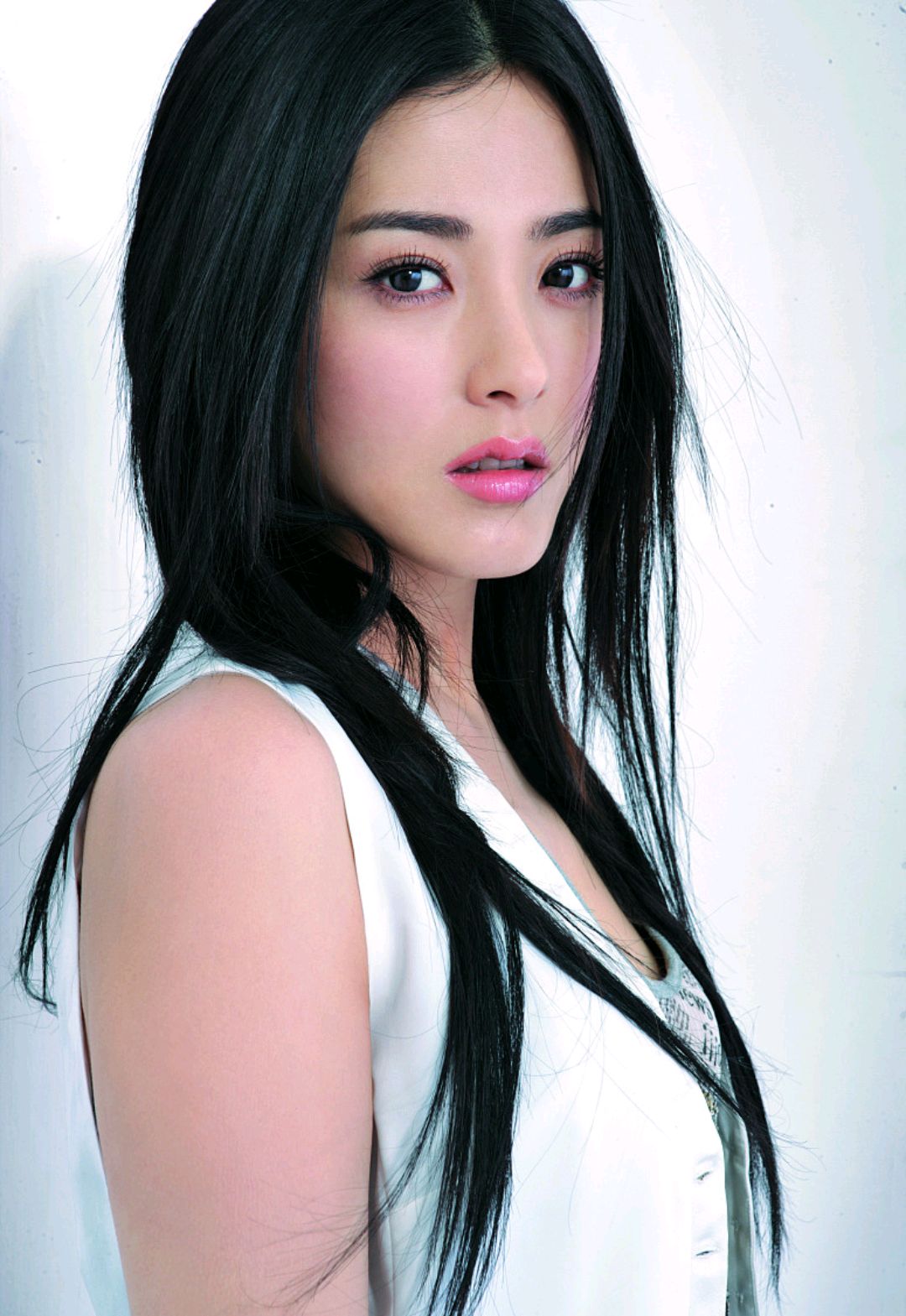 中戏八朵金花都是四十多岁的人了,但依然光彩照人,谁也不输谁!