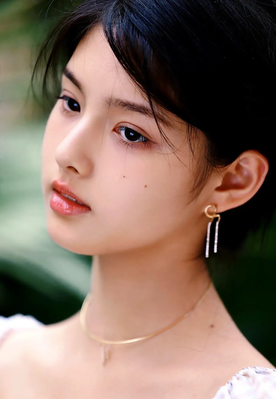 中国内地女演员,2014年出道,天浩盛世签约艺人,大家觉得她能火起来吗?