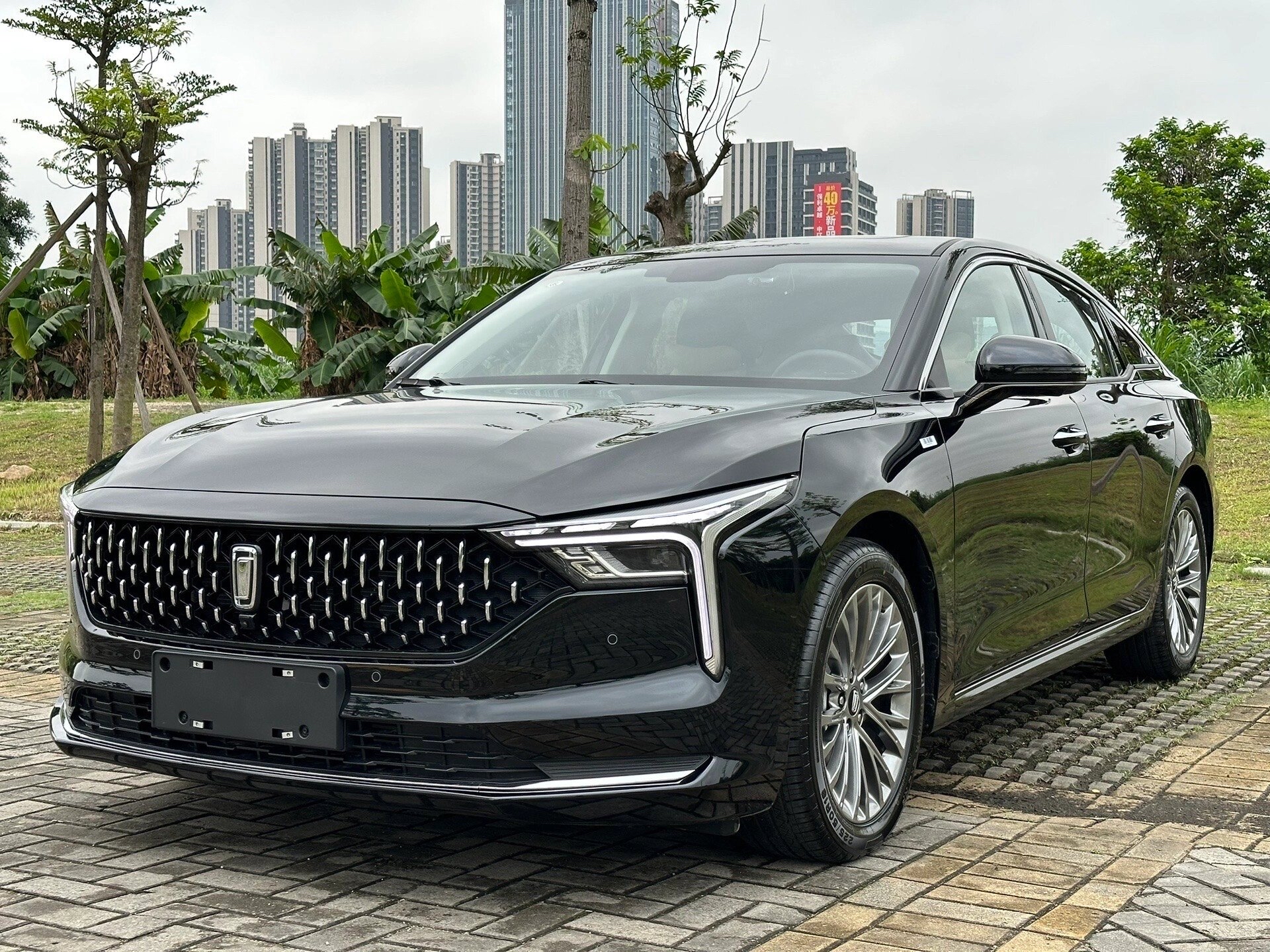 新款奔腾b70焕新升级,12月上市!