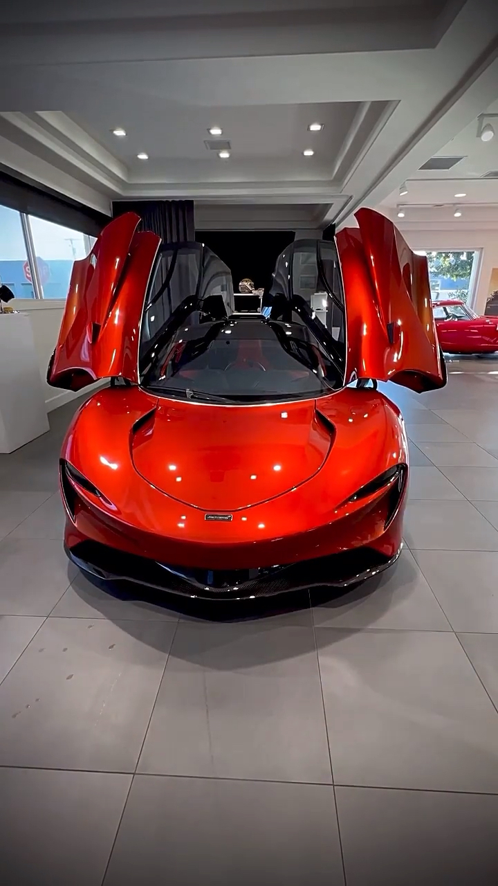 带你看看最美蝴蝶门的迈凯伦speedtail-度小视