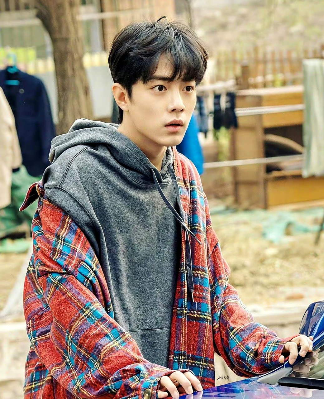 肖战于2019年参加最美表演短片录制,一个短片叫《买耳朵》,讲述了