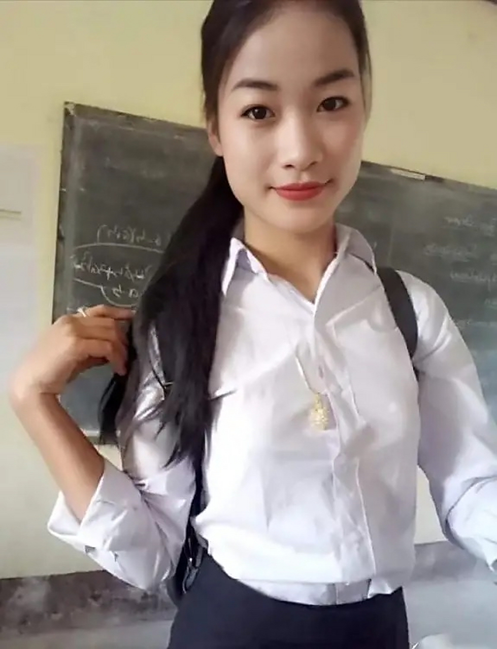 2012年,1米7的老挝美女远嫁给比她大11岁身高1米5的河南男子,结婚的