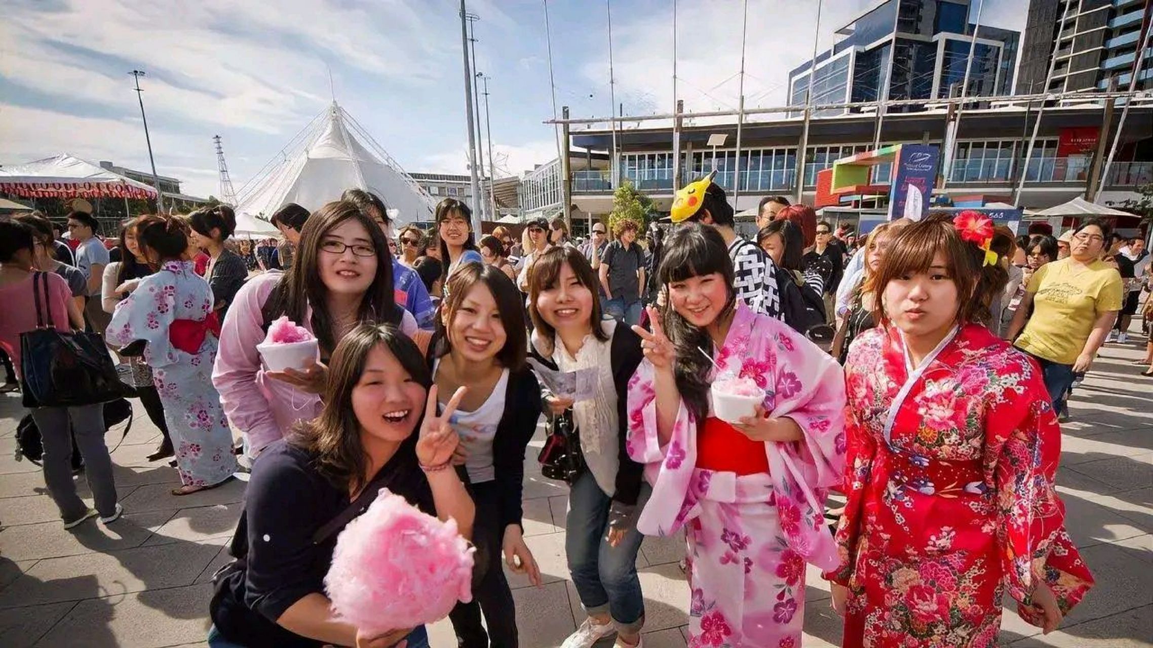 不知不觉的,这几年,有大量日本人涌入到上海,根据统计,这些日本人中