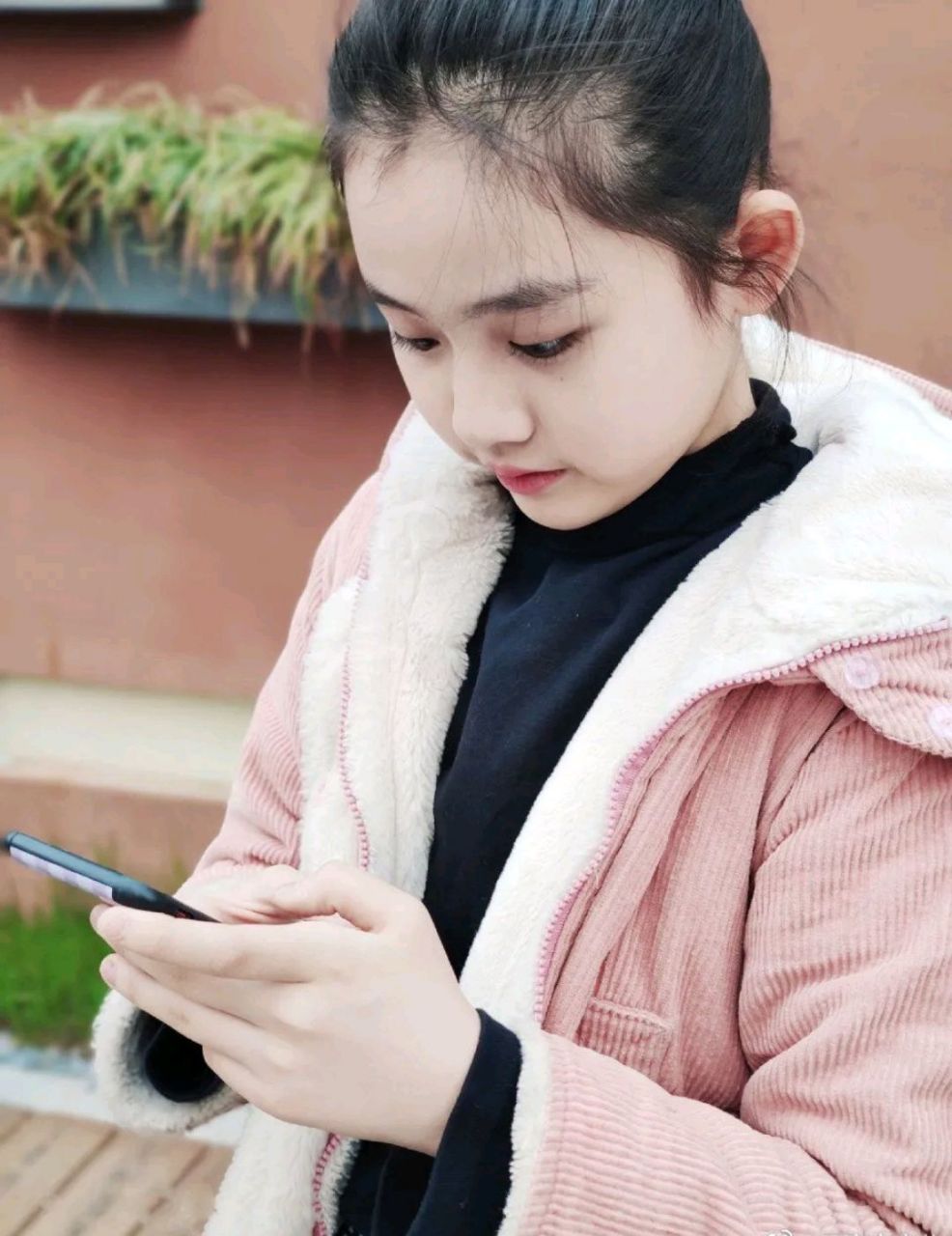 丽质天成的小美女王亭文