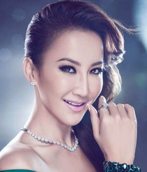 李玟逝世一周年:87岁李妈妈泪目